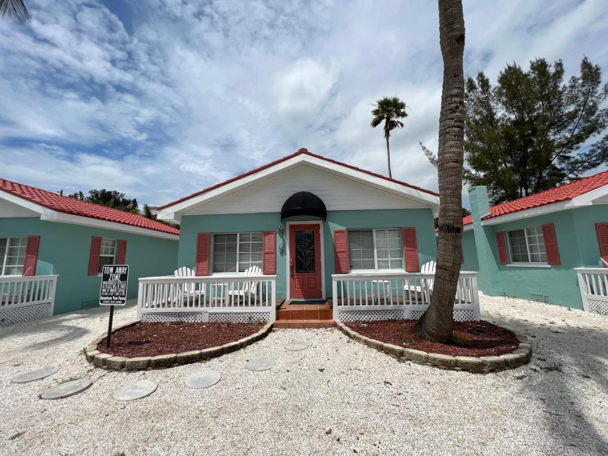 Blue Waters Treasure Island Hotel Exterior photo