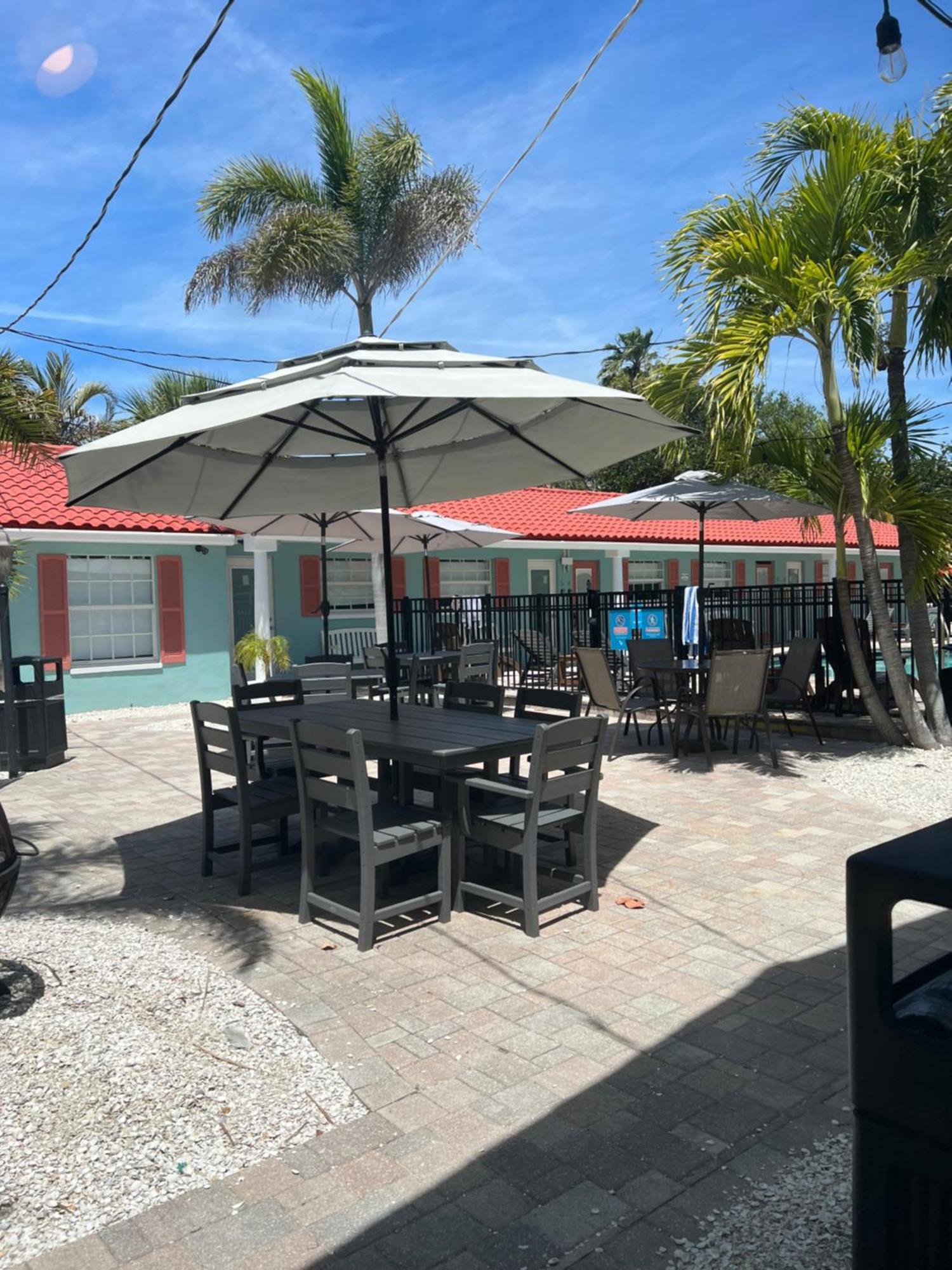 Blue Waters Treasure Island Hotel Exterior photo