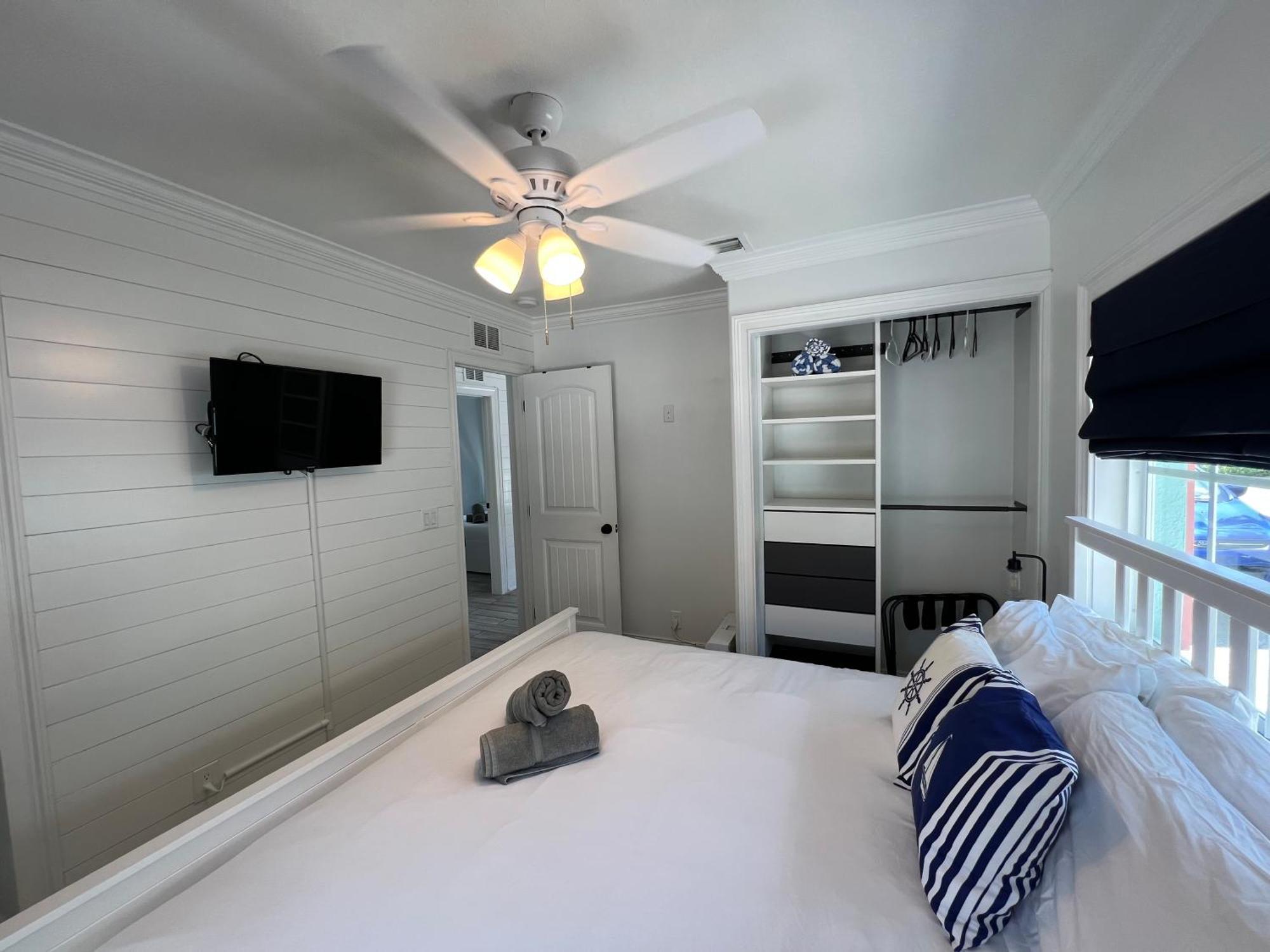 Blue Waters Treasure Island Hotel Room photo